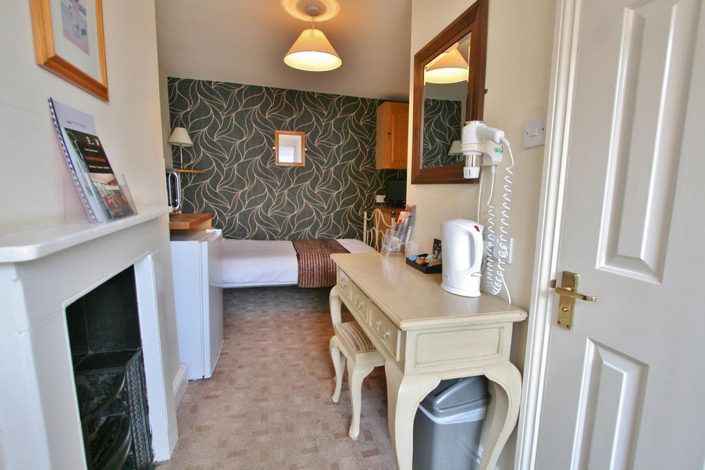 Central Hotel Cheltenham By Roomsbooked Pokoj fotografie