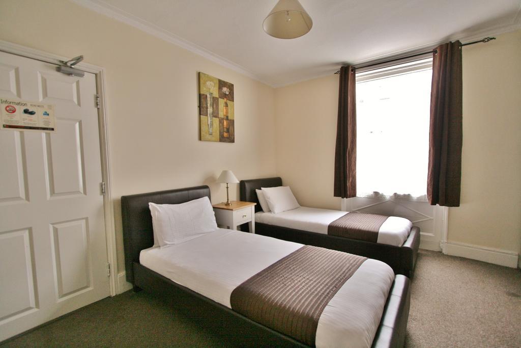 Central Hotel Cheltenham By Roomsbooked Pokoj fotografie